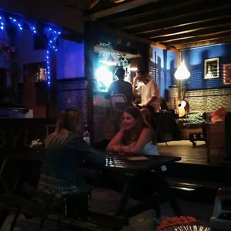 Casa Babylon Backpakers Хостел