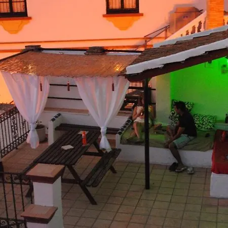 Casa Babylon Backpakers Хостел