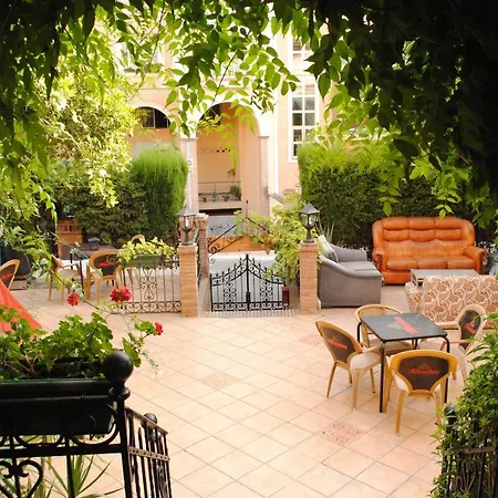 Casa Babylon Backpakers * Малага