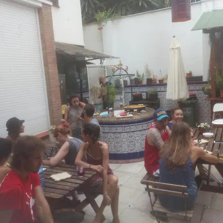 Casa Babylon Backpakers * Малага